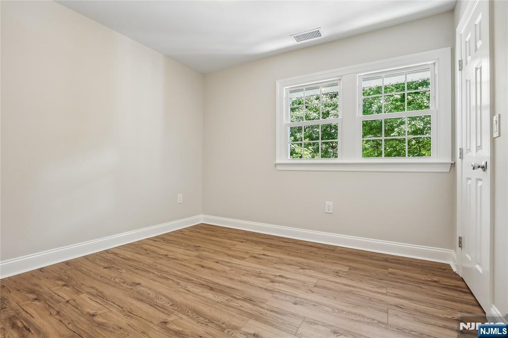 20 Hilltop Road Butler, NJ 07405 - Photo 13 of 26 Gallery Image 13