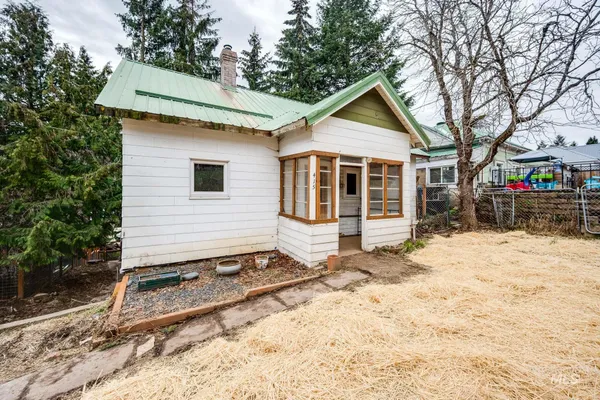 $245,000 | 415 South Pine Street, Troy, ID 83871