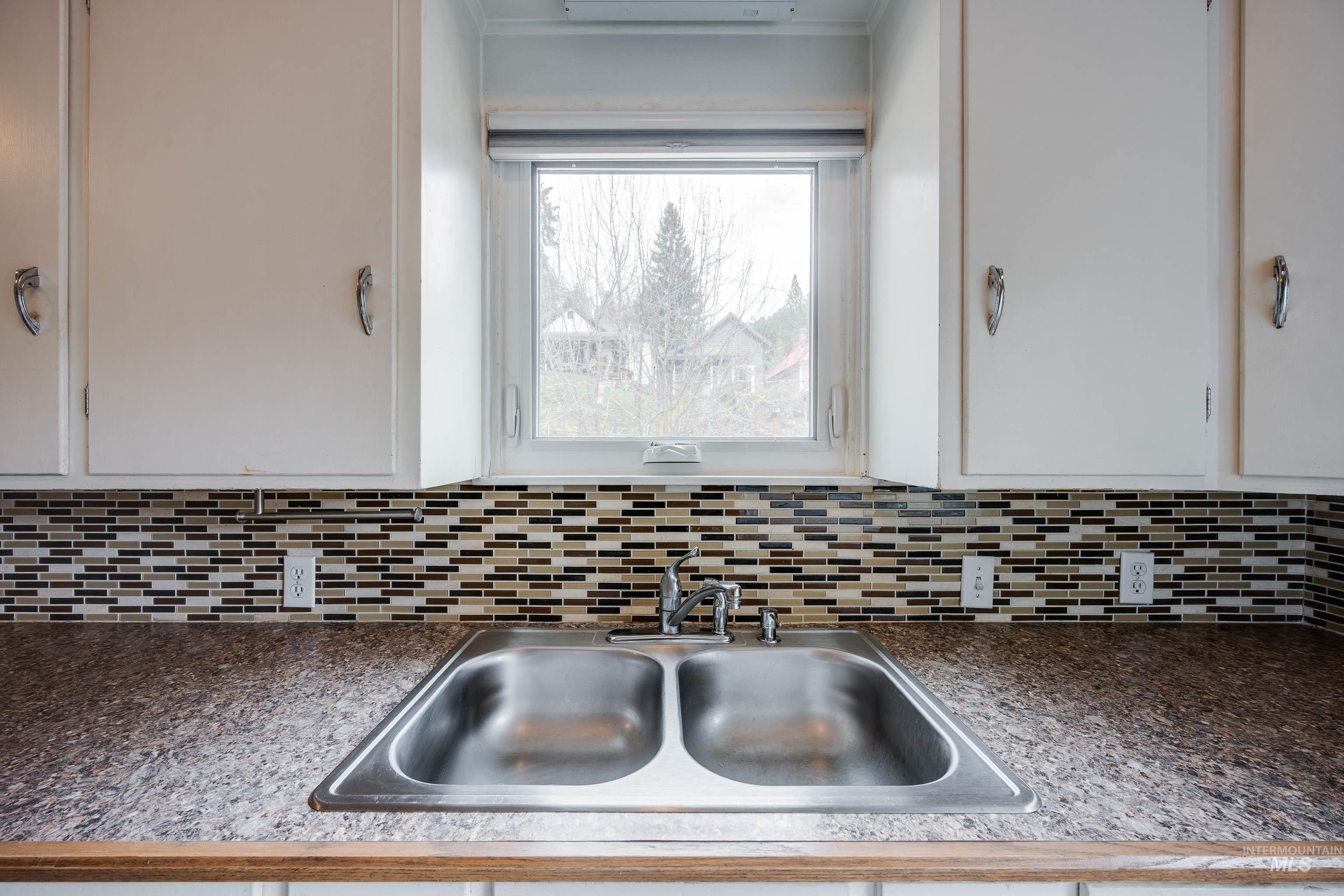 415 South Pine Street Troy, ID 83871 - Photo 7 of 45