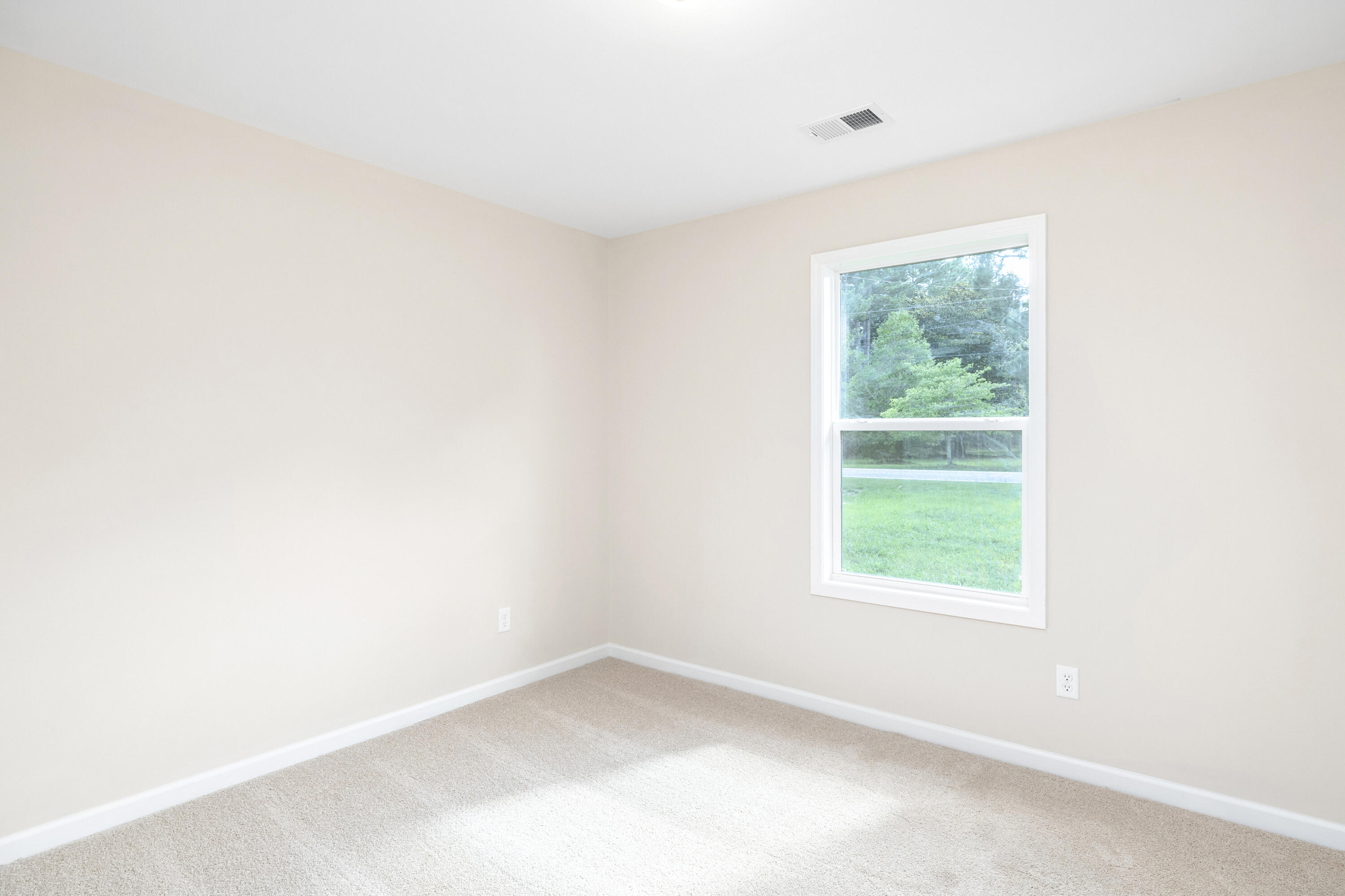 305 South Hampton Street Pinewood, SC 29125 - Photo 15 of 29 14