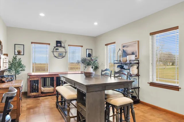 $442,195 | 725 North Maple Street, Paxton, IL 60957