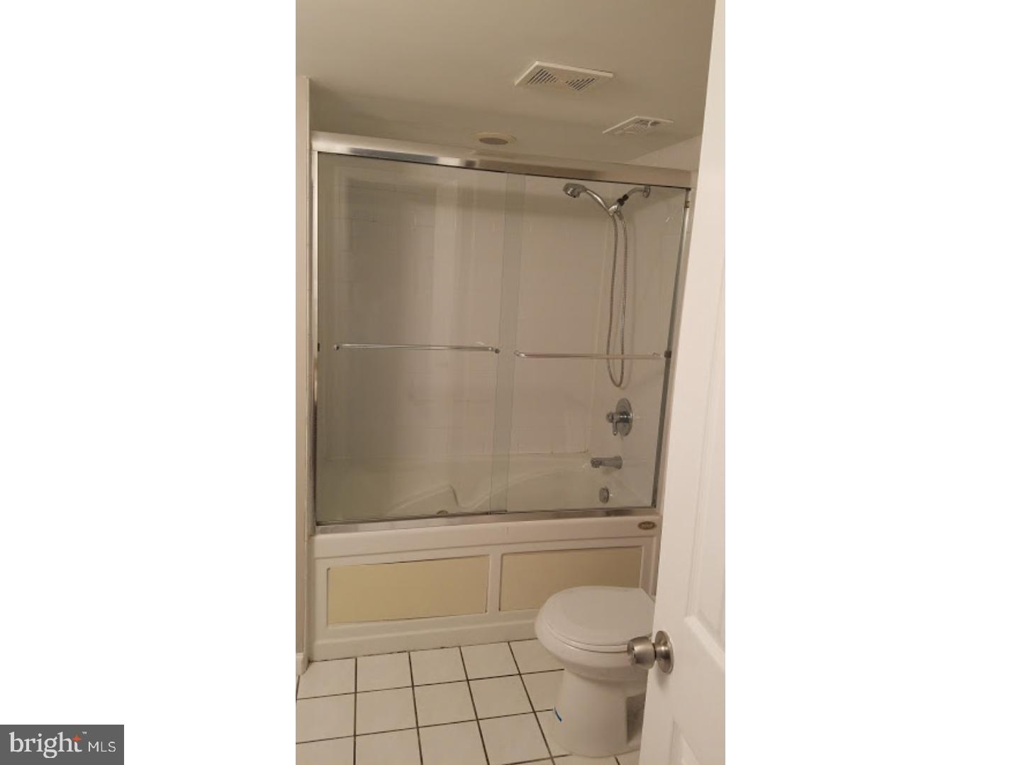 1 Summit Court Clementon, NJ 08021 - Photo 9 of 19 Bathroom