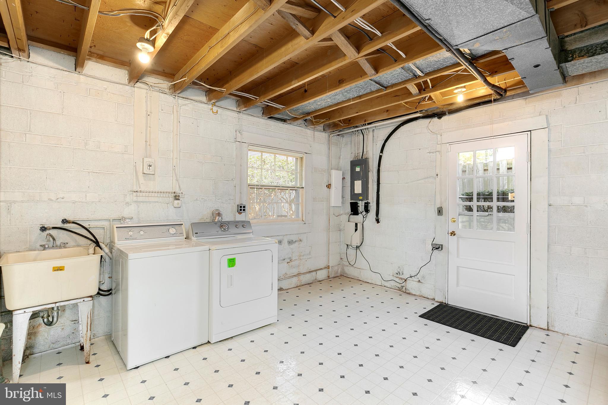 2187 Stratton Drive Potomac, MD 20854 - Photo 7 of 31 Gallery Image 7