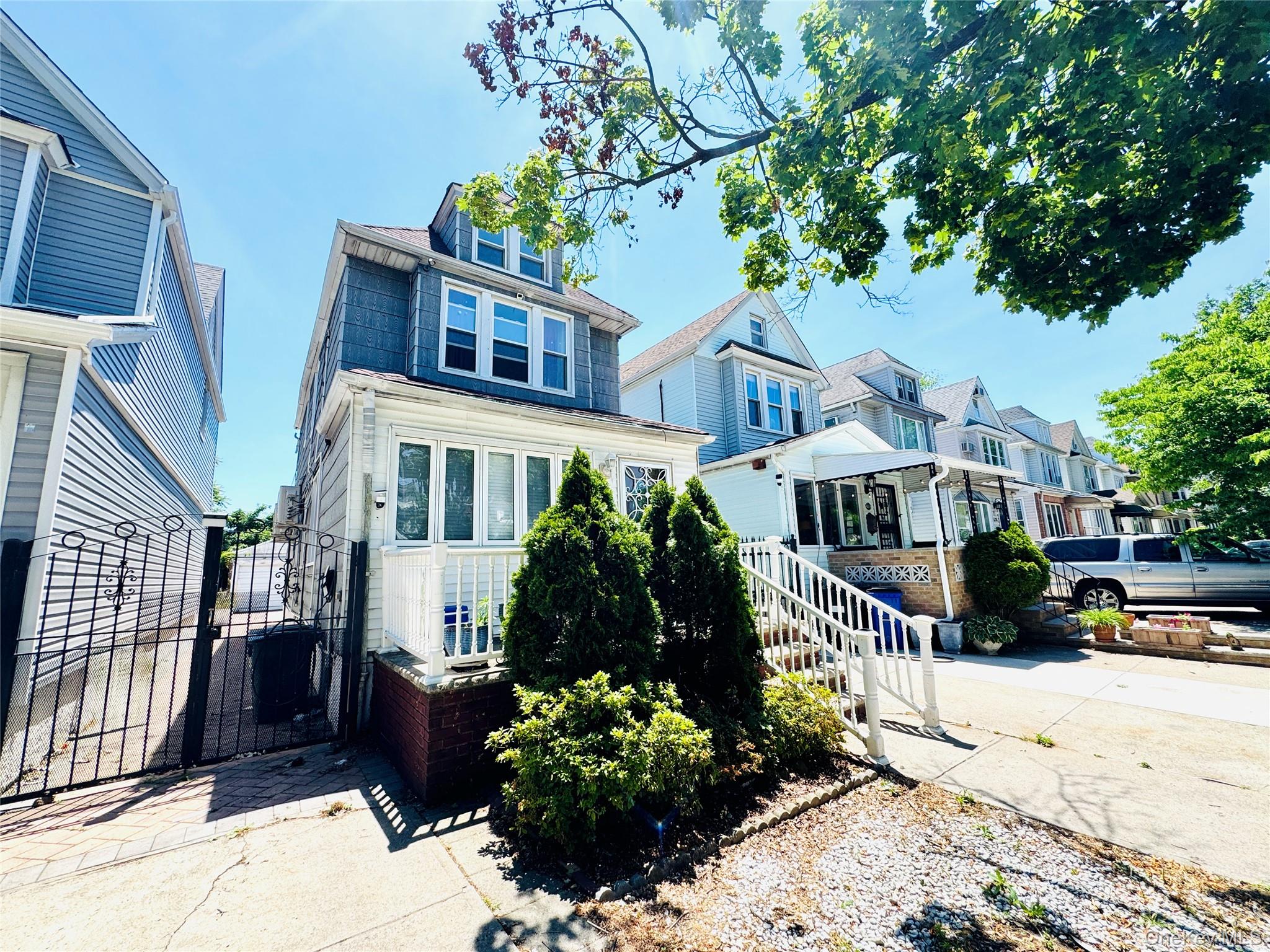 62-20 80th Road Queens, NY 11385 - Photo 2 of 23