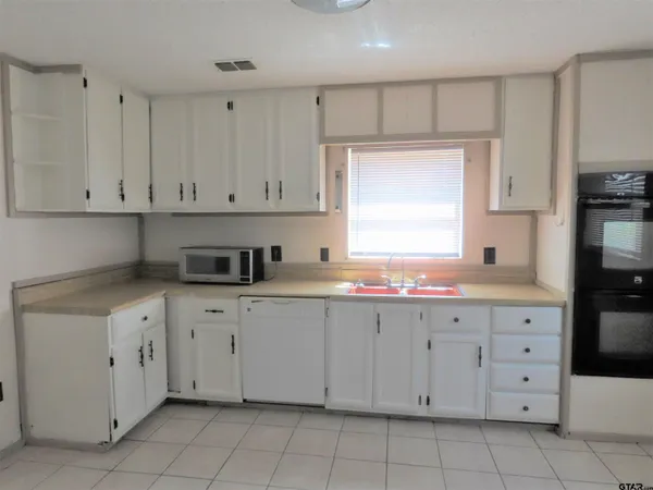 $1,100 | 15227 County Road 1134, Tyler, TX 75709