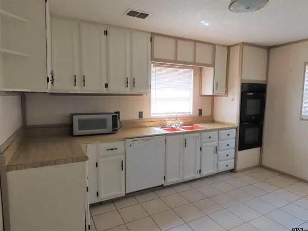 $1,100 | 15227 County Road 1134, Tyler, TX 75709