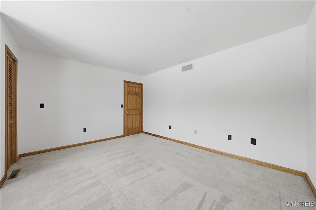 203 Siebert Road Lancaster, NY 14086 - Photo 23 of 48