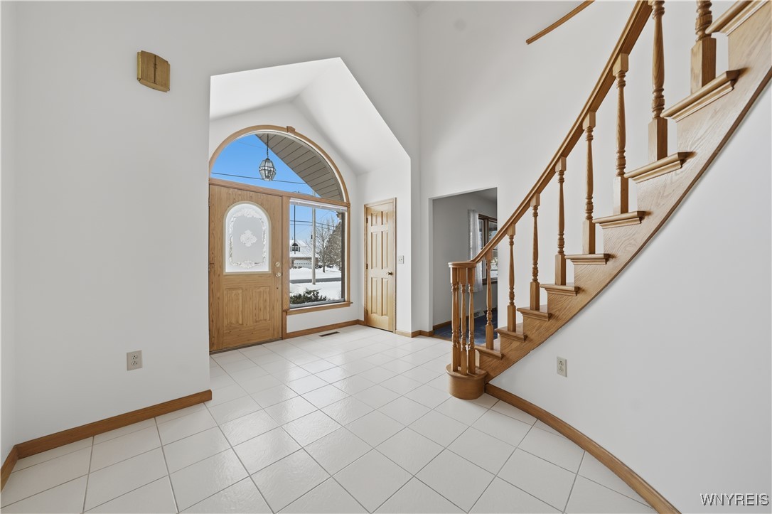 203 Siebert Road Lancaster, NY 14086 - Photo 4 of 48