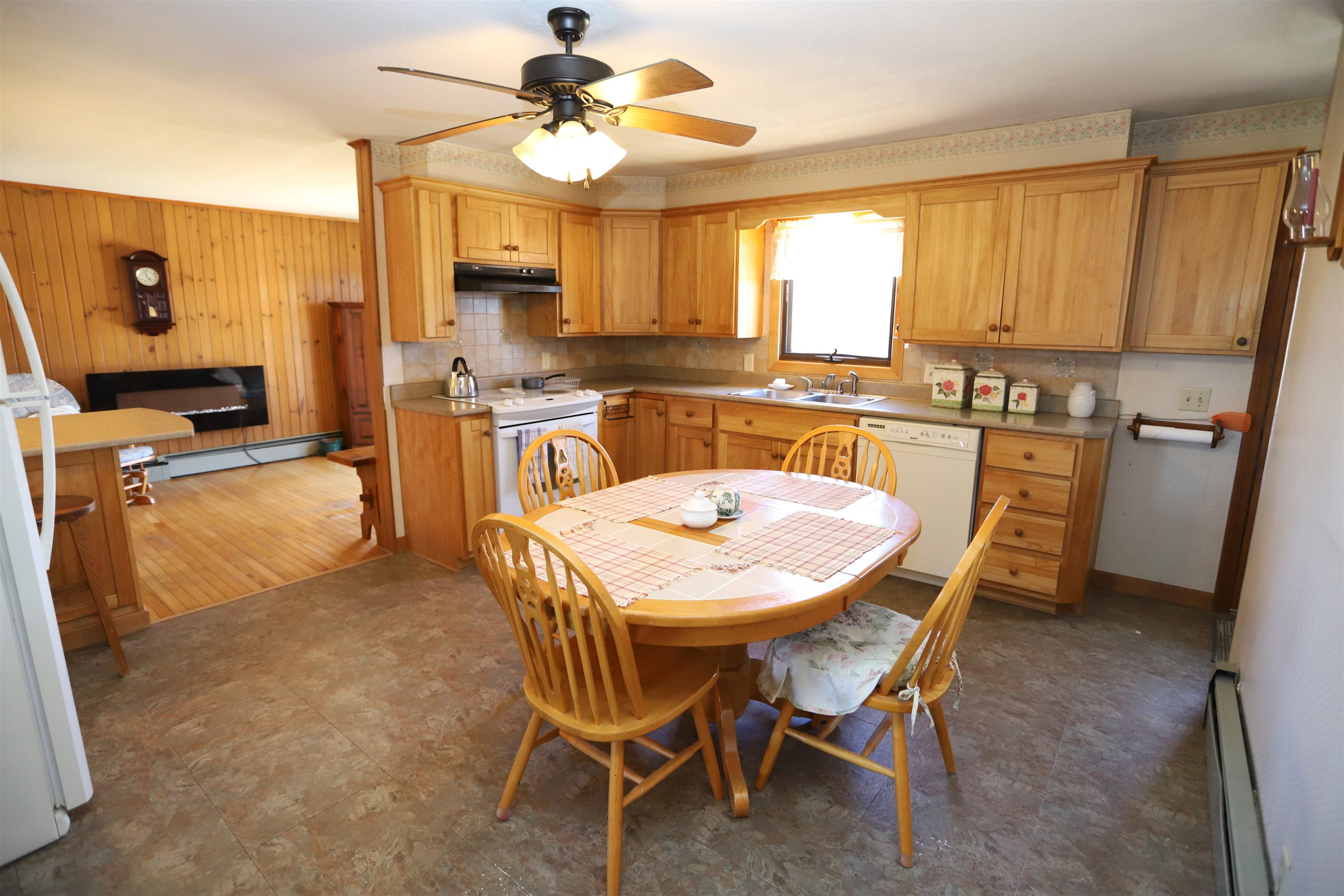 53 Mountainview Drive Derby, VT 05830 - Photo 8 of 26