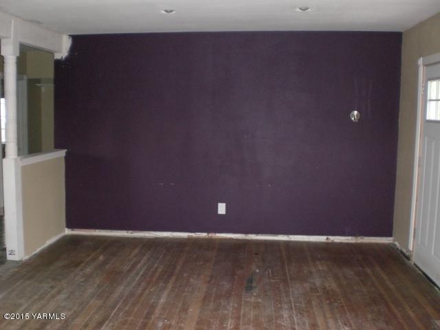 2906 Wiley Road Yakima, WA 98903 - Photo 17 of 27 a view of an empty room