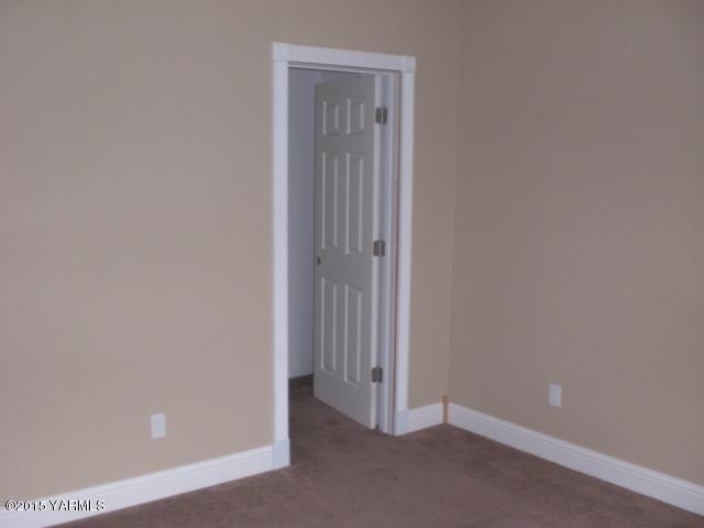 2906 Wiley Road Yakima, WA 98903 - Photo 22 of 27 a view of an empty room