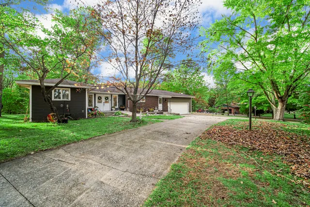 $255,500 | 6915 South 375 West, North Judson, IN 46366