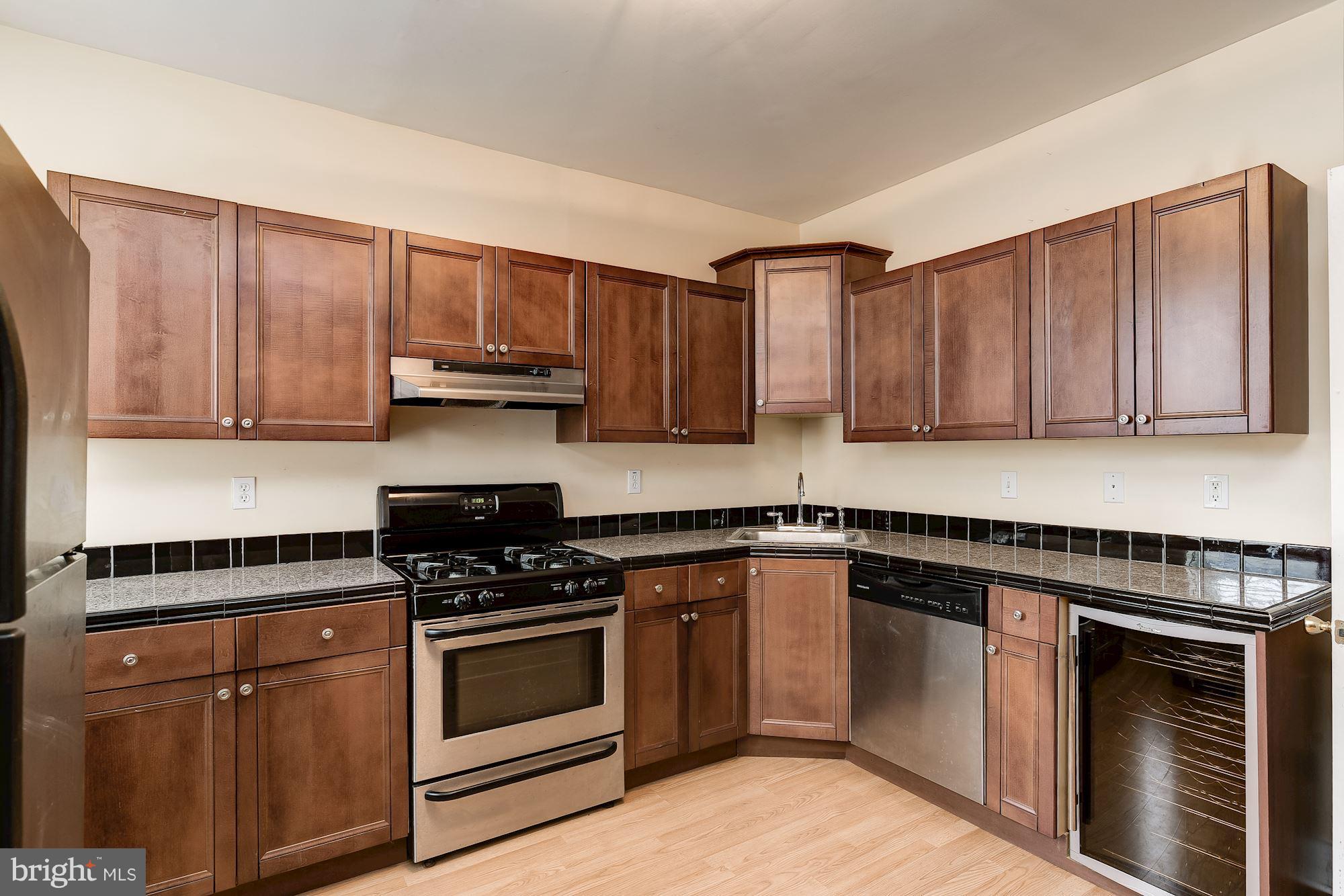 21 North Duncan Street Baltimore, MD 21231 - Photo 2 of 18 Kitchen