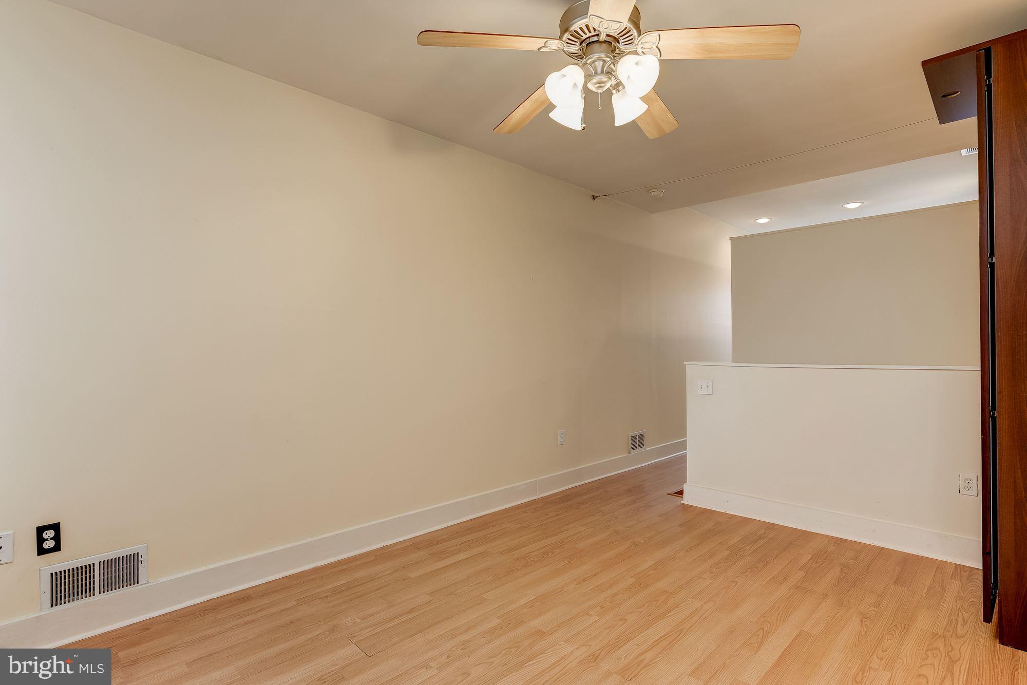 21 North Duncan Street Baltimore, MD 21231 - Photo 11 of 18 Living Room