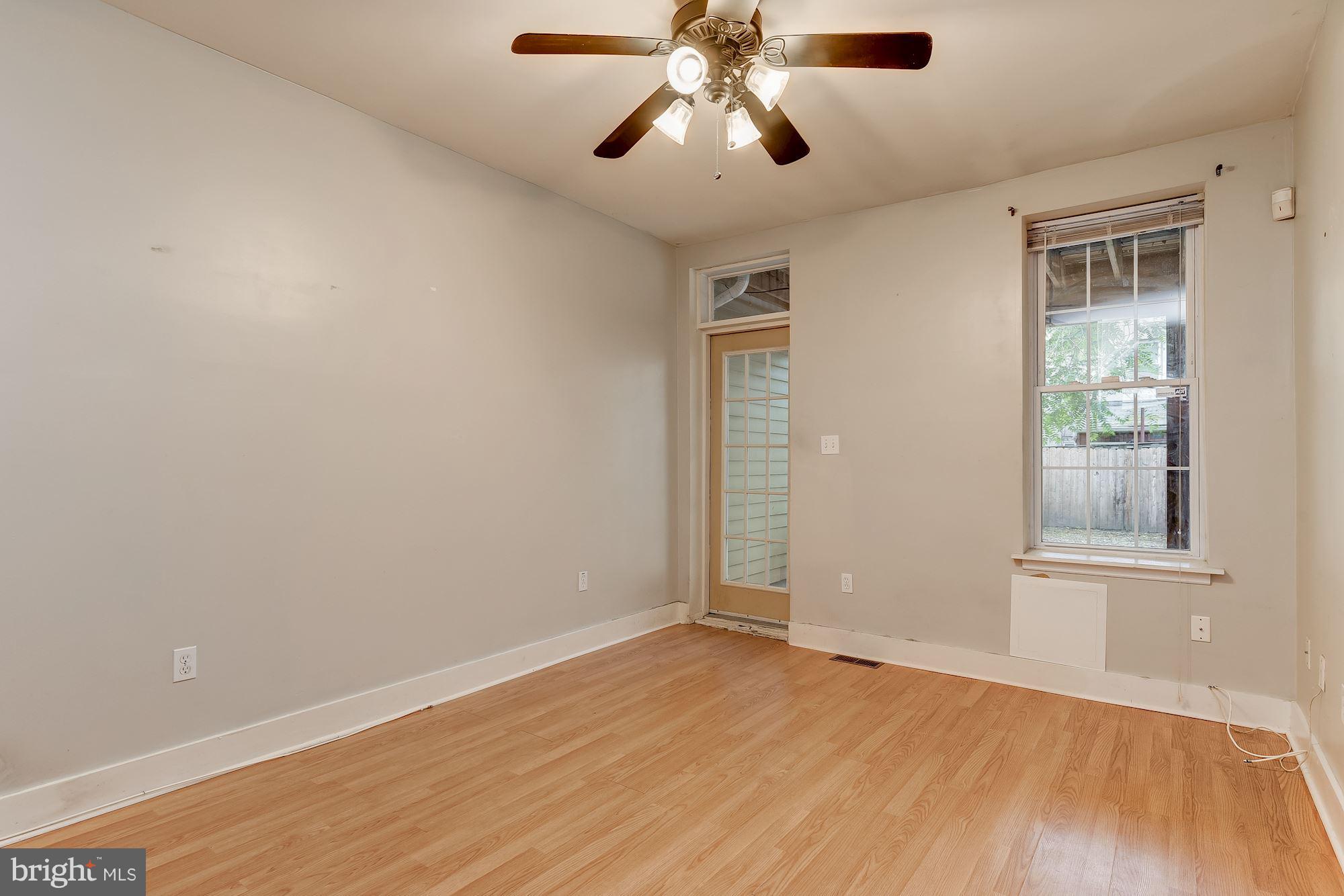21 North Duncan Street Baltimore, MD 21231 - Photo 6 of 18 Living Room