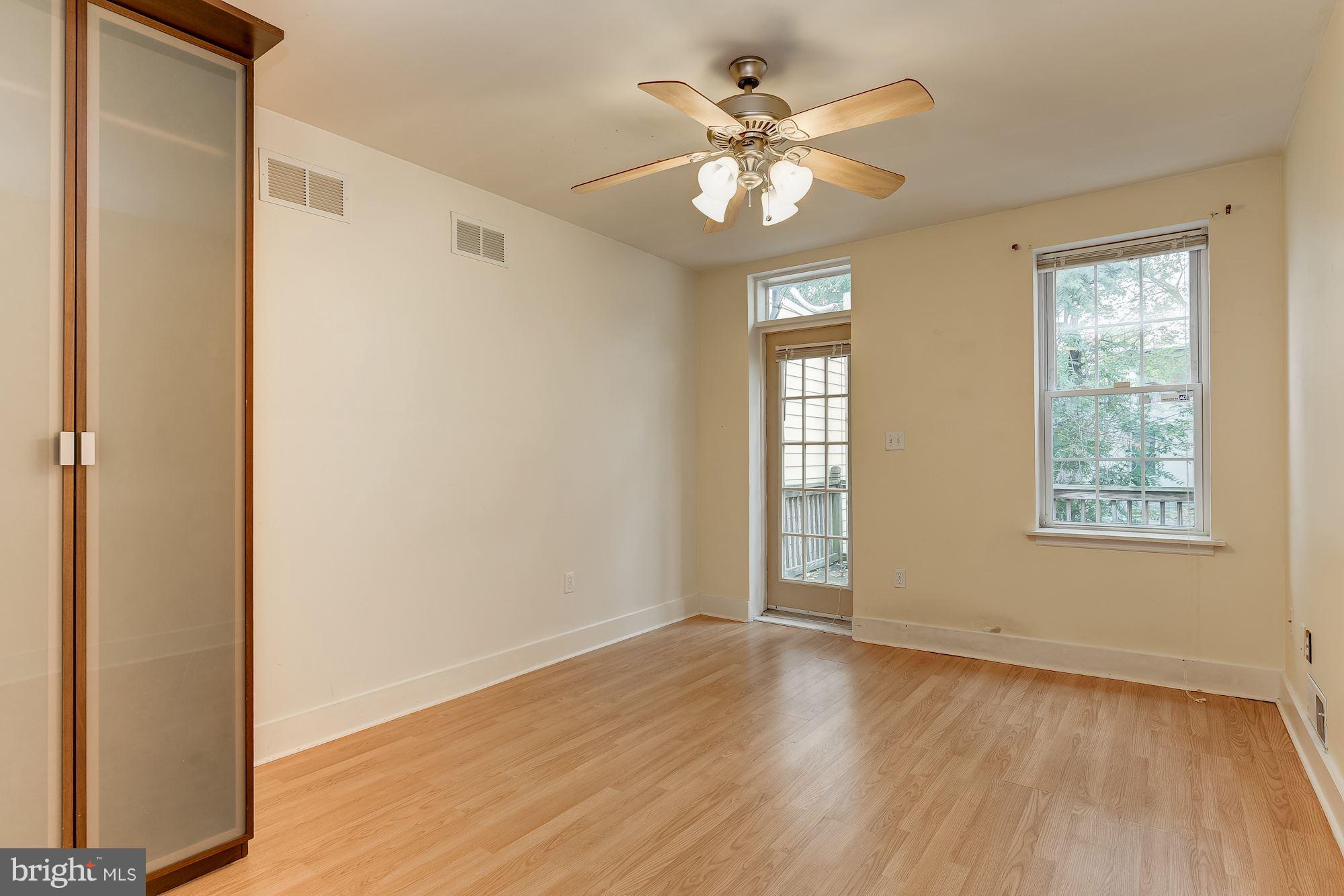 21 North Duncan Street Baltimore, MD 21231 - Photo 9 of 18 Living Room