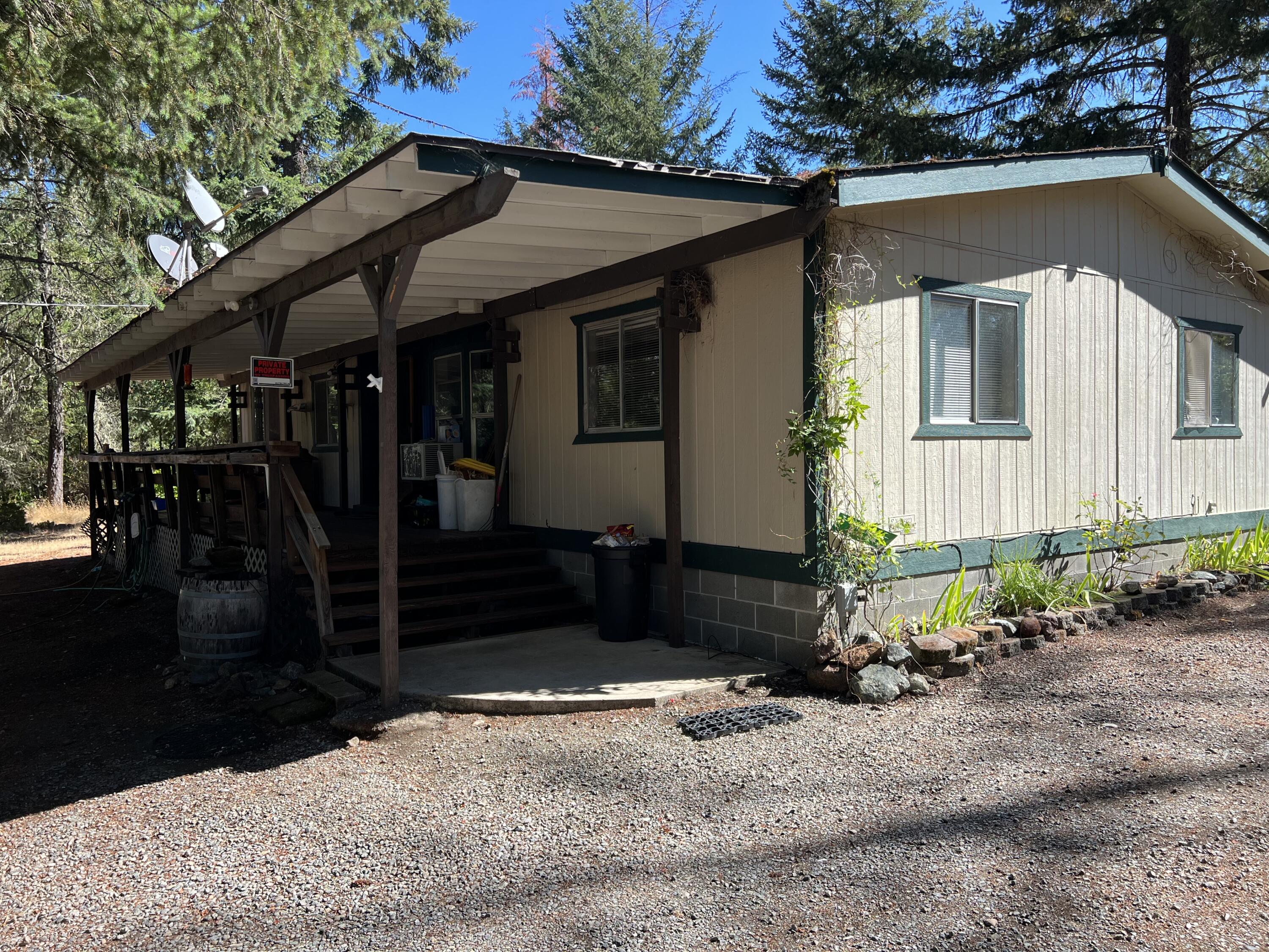 5889 Rockydale Road Cave Junction, OR 97523 - Photo 2 of 18 IMG_6201