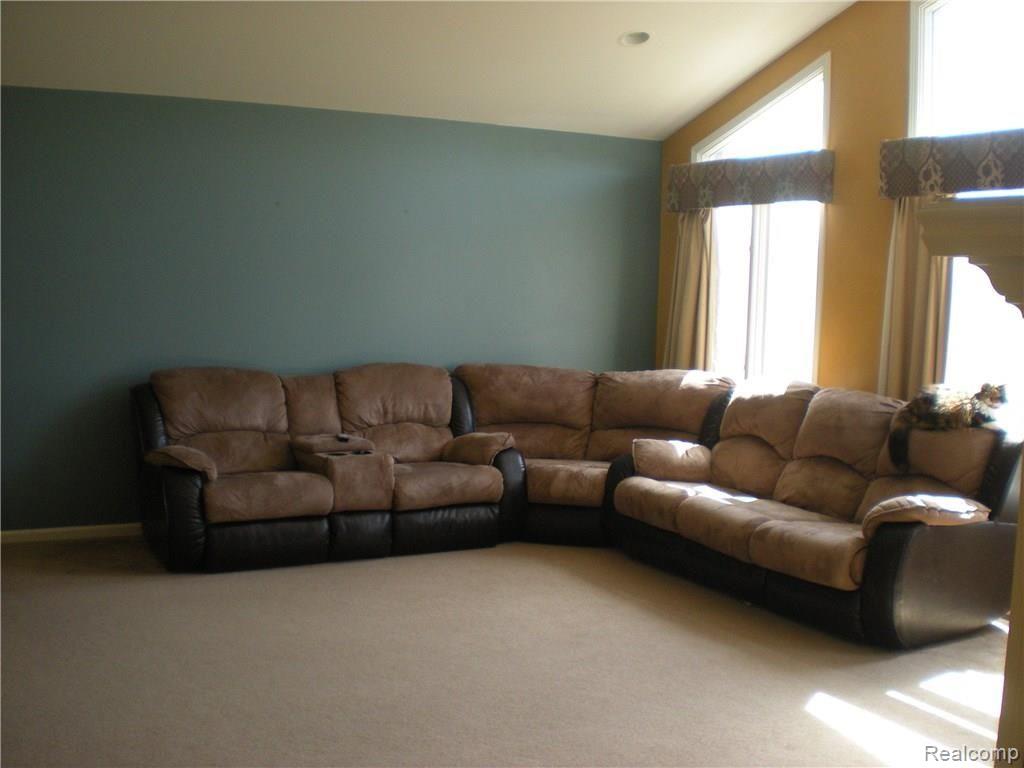 2956 Winslow Road Dryden, MI 48428 - Photo 23 of 44 Family room 4.JPG