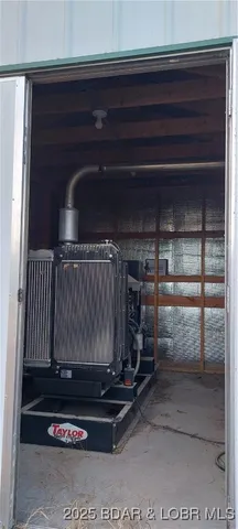 $1,100,000 | 6565-6567 Jay Bird Road, Florence, MO 65329