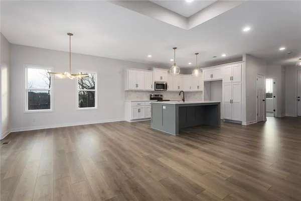 $463,000 | 110 Woodland Avenue, Lone Jack, MO 64070