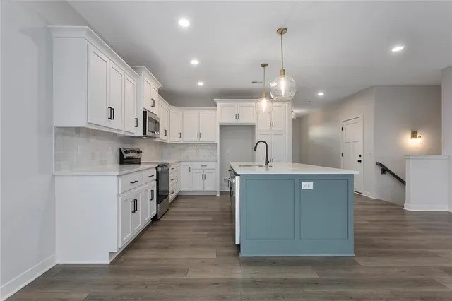 $479,900 | 110 Woodland Avenue, Lone Jack, MO 64070