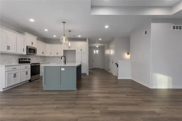 $479,900 | 110 Woodland Avenue, Lone Jack, MO 64070