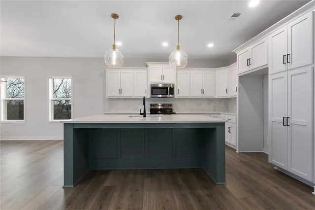 $479,900 | 110 Woodland Avenue, Lone Jack, MO 64070