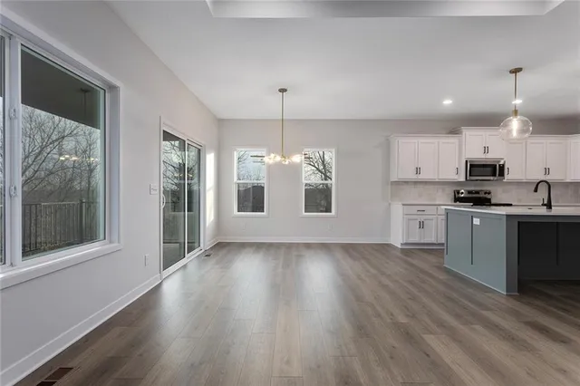 $479,900 | 110 Woodland Avenue, Lone Jack, MO 64070