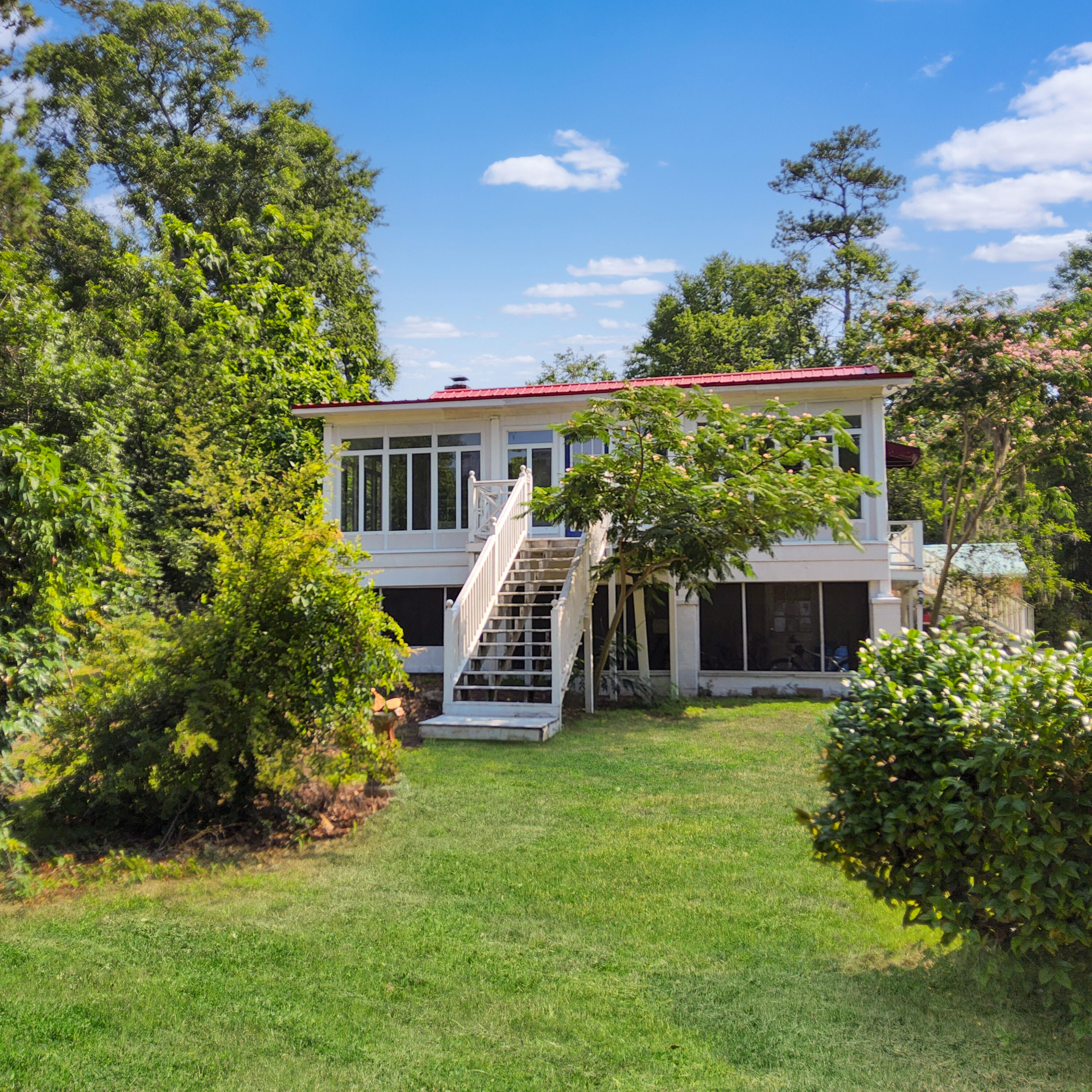 1201 Crescent Street Summerton, SC 29148 - Photo 2 of 24 20250603_102218