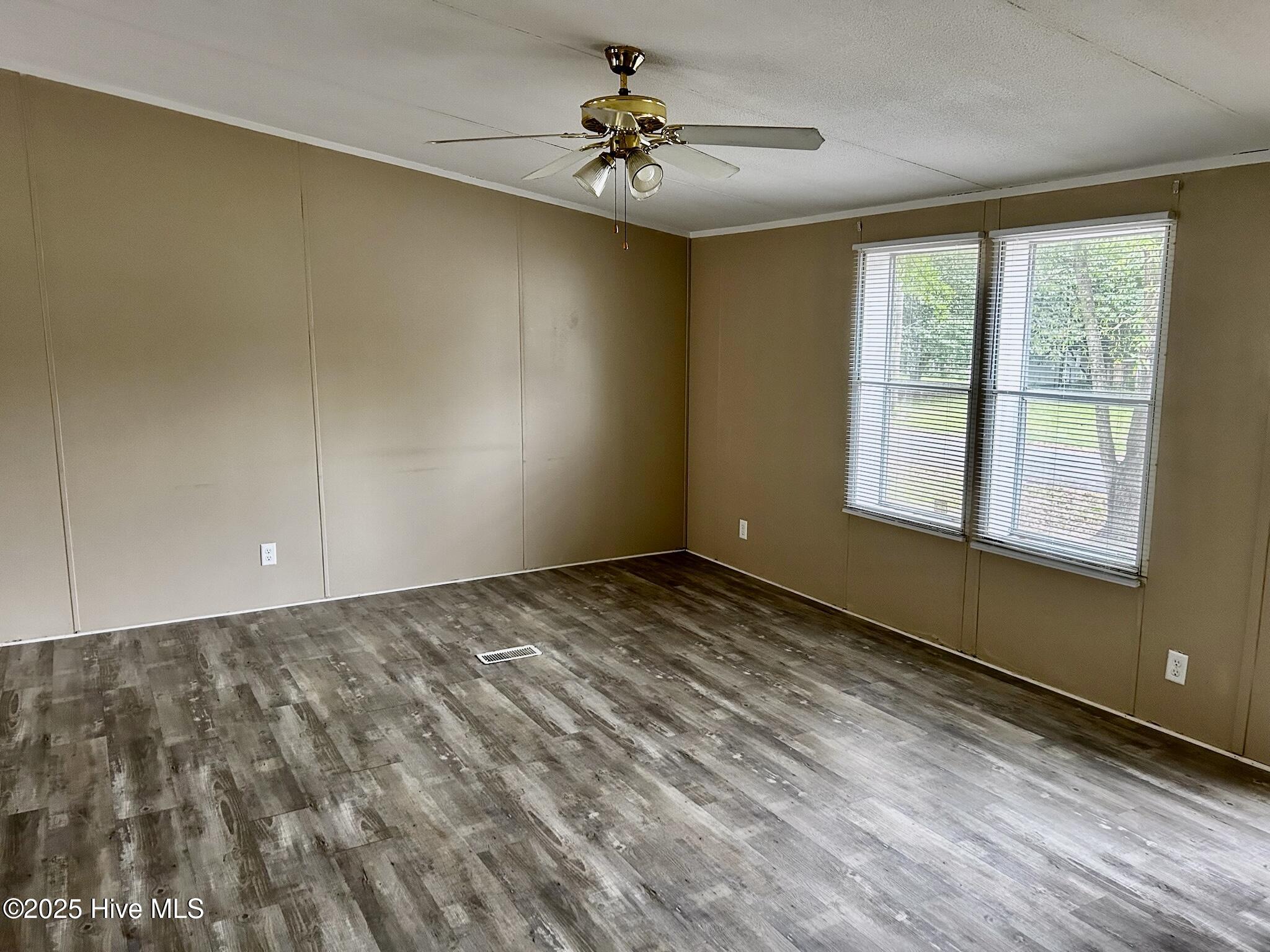231 Church Street Rockingham, NC 28379 - Photo 4 of 20 family room