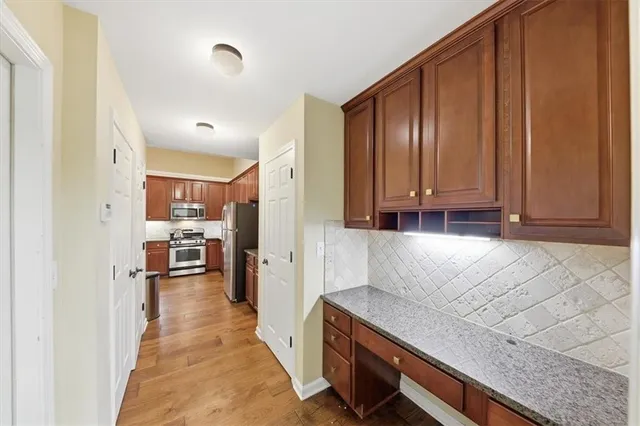 a view of livingroom with furniture