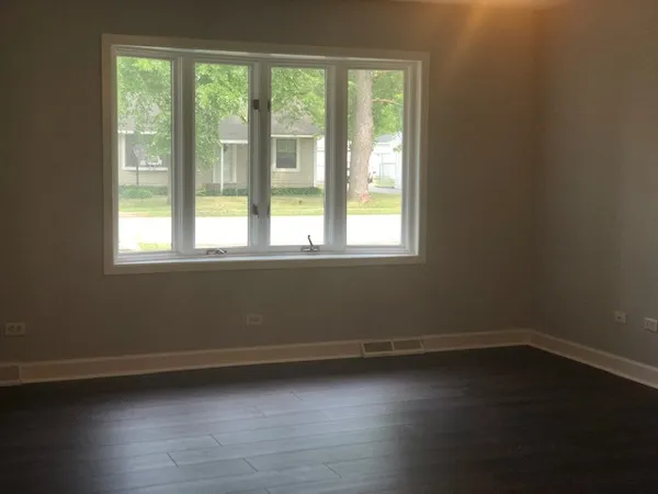 $2,650 | 32 Heather Drive, Crystal Lake, IL 60014