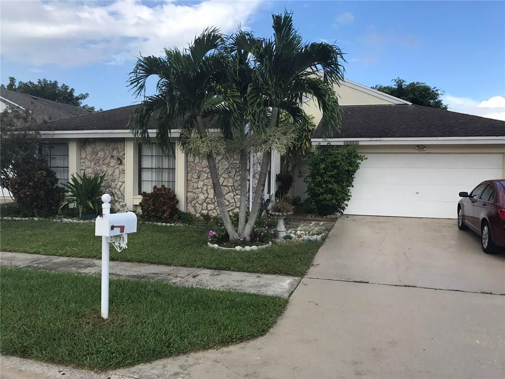 21071 Woodspring Avenue Boca Raton, FL 33428 - Photo 2 of 3 Photo 2