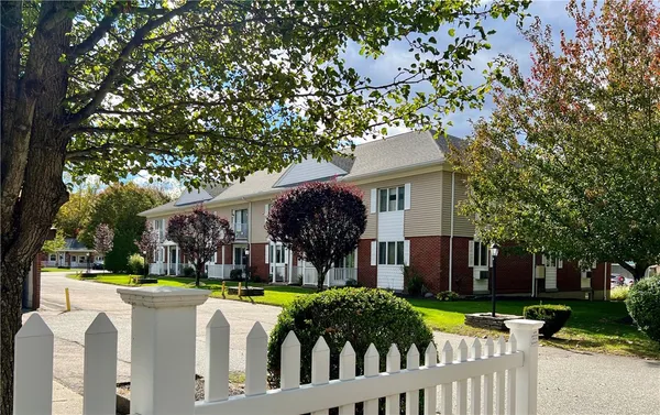 $1,950 | 1371 Mendon Road, Unit 12, Woonsocket, RI 02895
