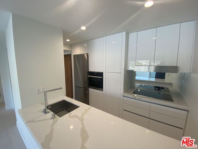 $5,500 | 838 North Doheny Drive, Unit 1404, West Hollywood, CA 90069