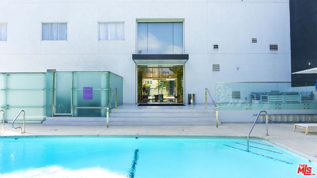 $5,500 | 838 North Doheny Drive, Unit 1404, West Hollywood, CA 90069