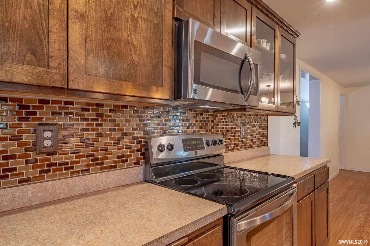38743 Morningstar Road Northeast Albany, OR 97321 - Photo 11 of 42 Gallery Image 11
