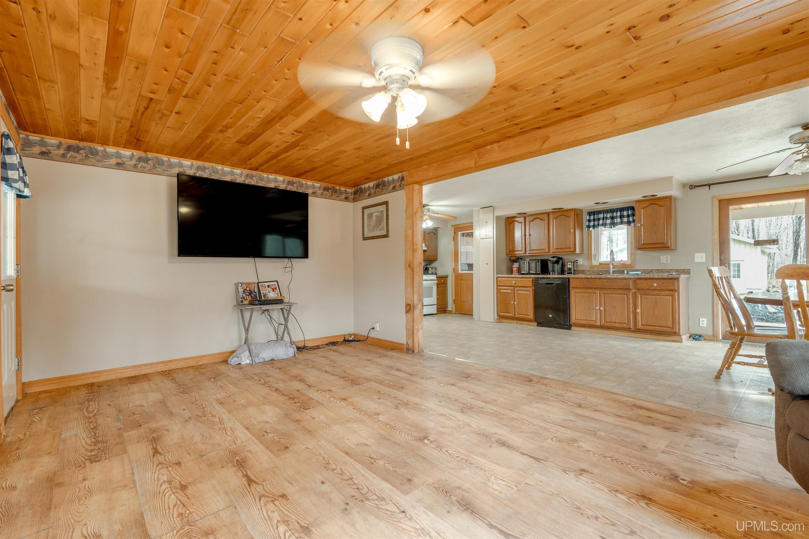 1683w Quarry Road Gulliver, MI 49840 - Photo 12 of 37