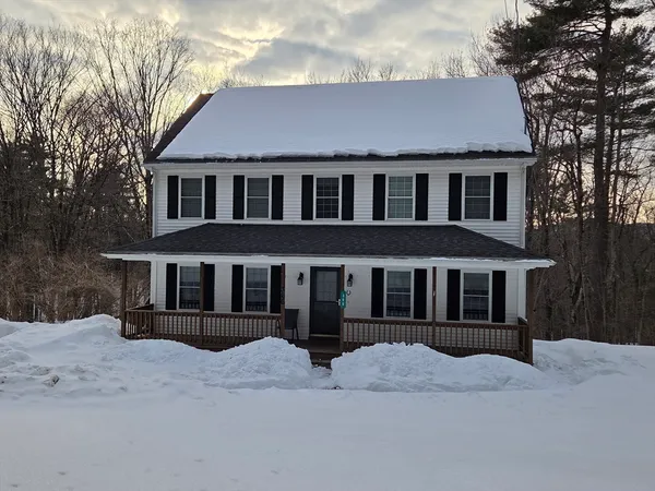 $425,000 | 366 Southbridge Road, Warren, MA 01083
