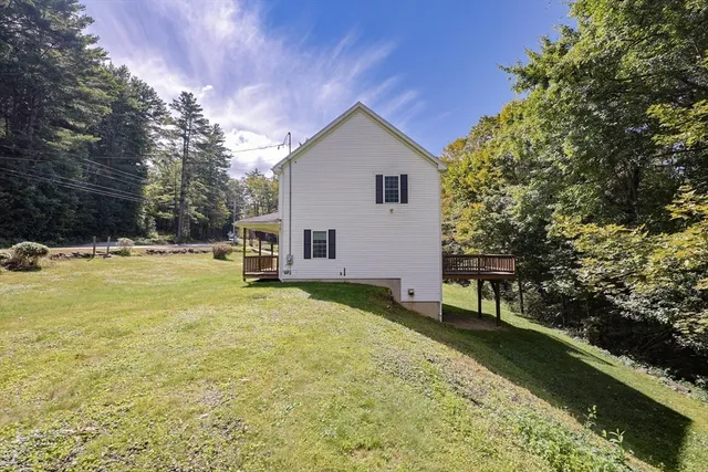 $425,000 | 366 Southbridge Road, Warren, MA 01083