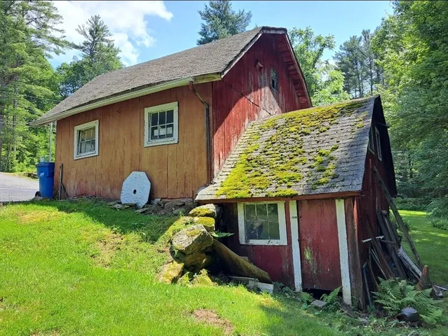 $425,000 | 366 Southbridge Road, Warren, MA 01083