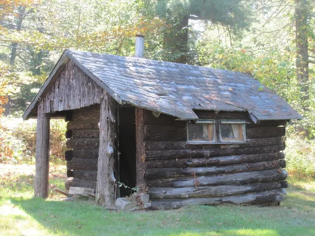 $425,000 | 366 Southbridge Road, Warren, MA 01083