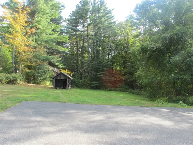 $425,000 | 366 Southbridge Road, Warren, MA 01083