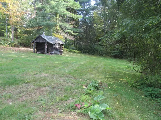 $425,000 | 366 Southbridge Road, Warren, MA 01083