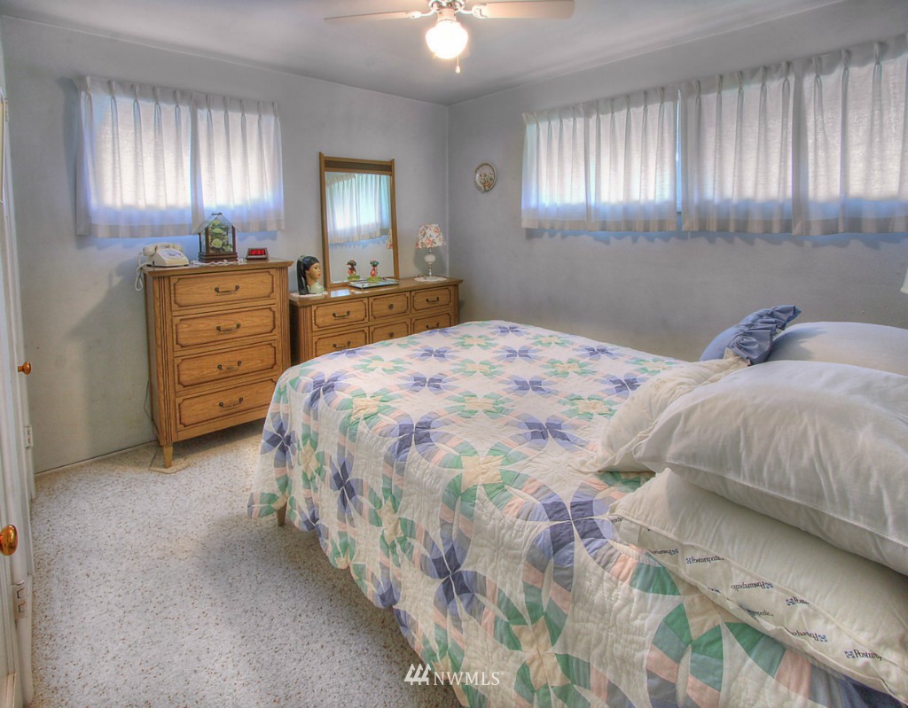 7905 Leschi Road Southwest Lakewood, WA 98498 - Photo 12 of 15 Gallery Image 12