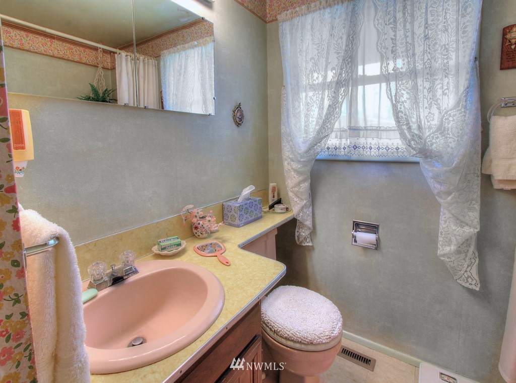 7905 Leschi Road Southwest Lakewood, WA 98498 - Photo 13 of 15 Gallery Image 13