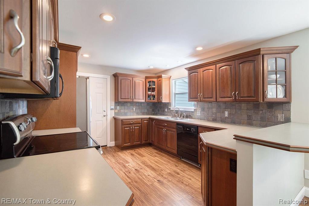 8189 Carpenter Road Flushing, MI 48433 - Photo 10 of 28