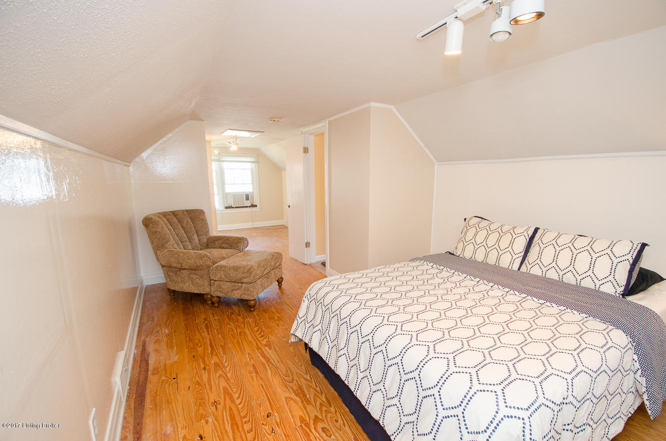 4007 Winchester Road Louisville, KY 40207 - Photo 22 of 35 Bedroom 3