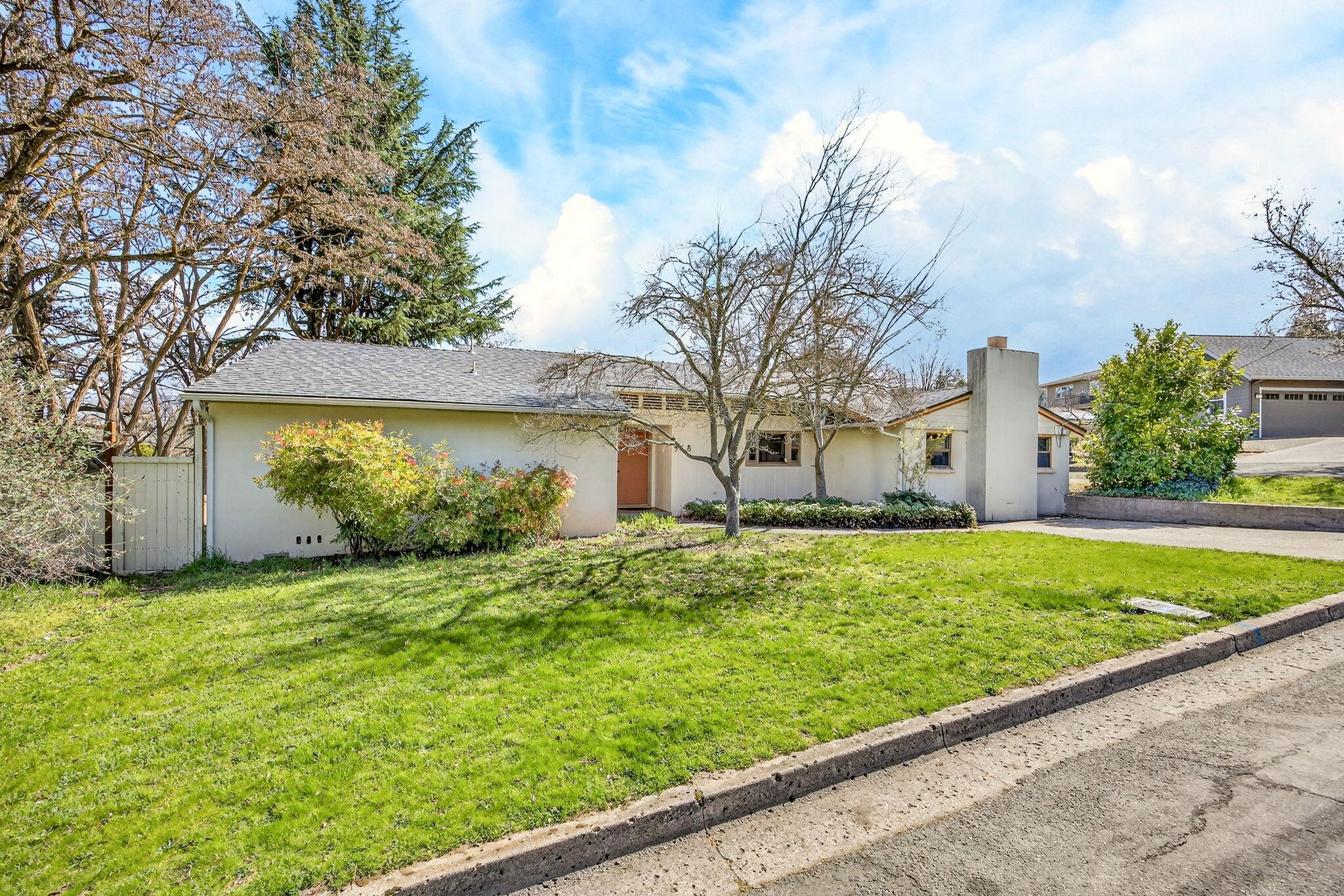 968 Garden Way Ashland, OR 97520 - Photo 1 of 58 ApxGW00002