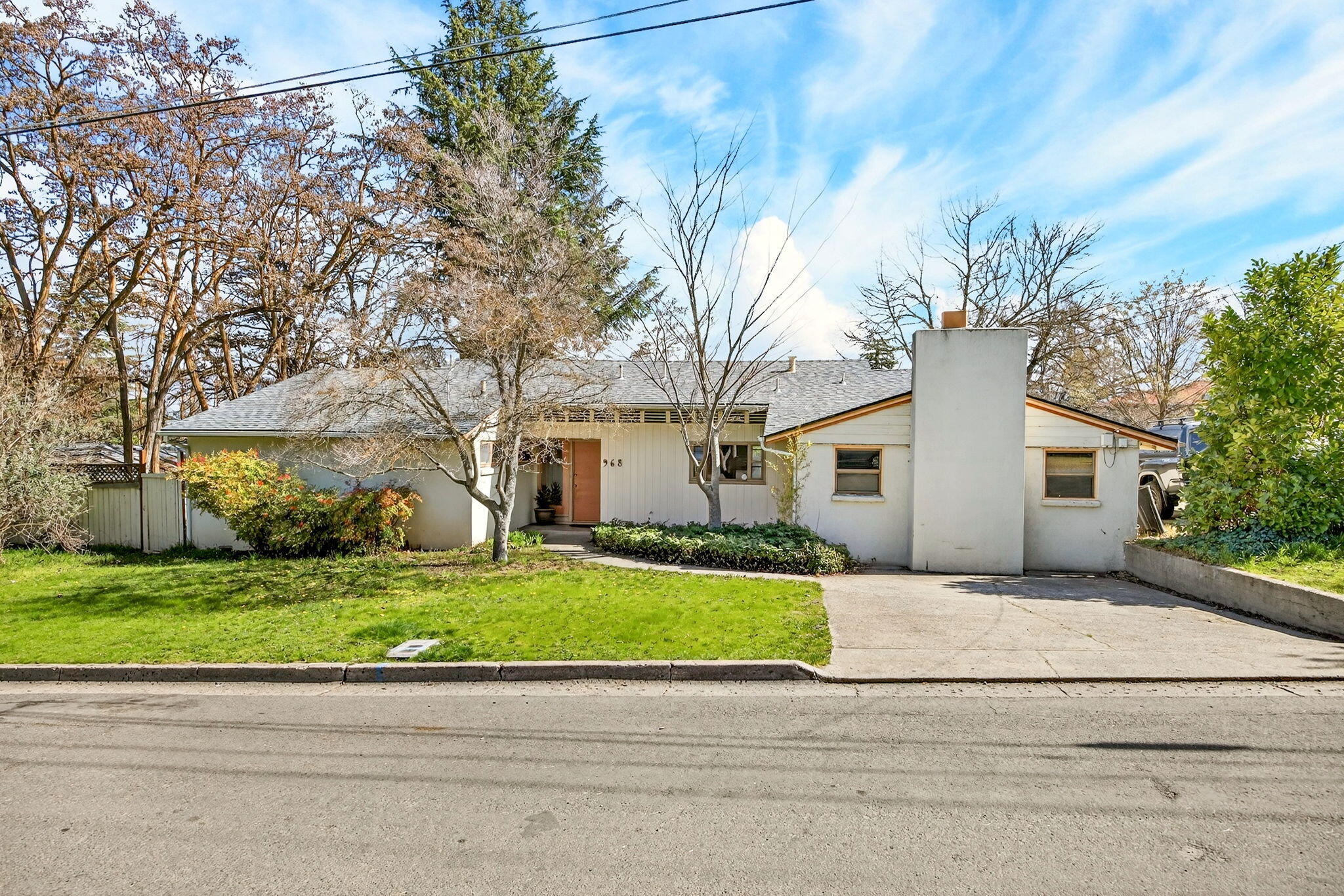 968 Garden Way Ashland, OR 97520 - Photo 14 of 58 ApxGW00003